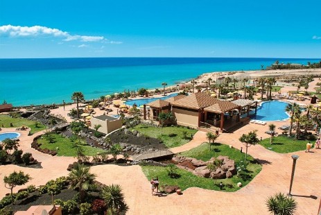 panoramica del villaggio veraclub tindaya a fuerteventura Splendida panoramica del veraclub tindaya, affacciato direttamente sulla tranquilla spiaggia di costa calma