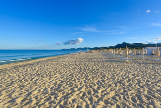 Spiaggia del veraclub eos village a bianchissima spiaggia di Costa rei, su cui si affaccia il veraclub eos village, viene considerata una delle più belle del mondo