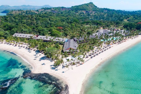 Veduta aerea del Bravo Club Andilana Beach Spiaggia bianca di Nosy Be davanti al villaggio Bravo Andilana Beach
