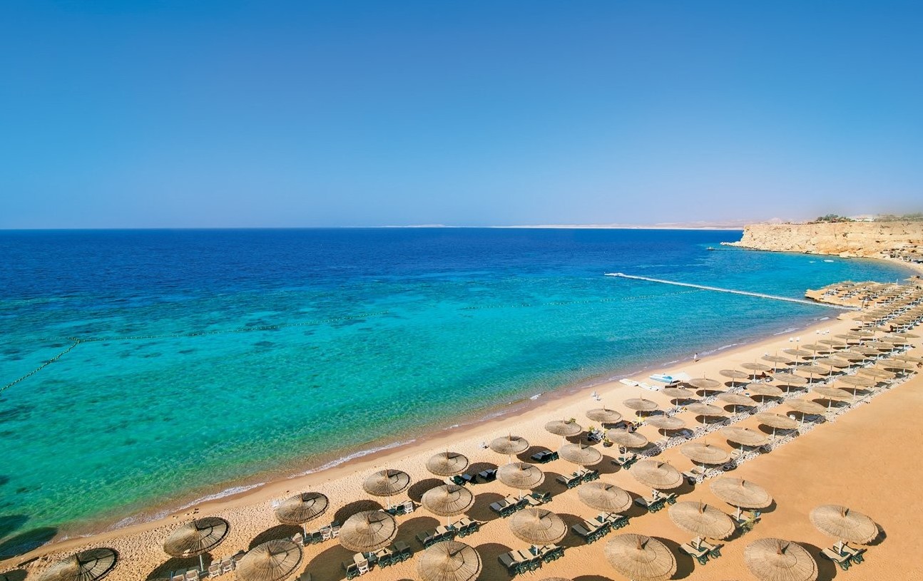 spiaggia con barriera corallina_veraclub reeef oasis Spiaggia su cui si affaccia il veraclub reef oasis beach resort, lambita da un mare cristallino in cui si può ammirare la barriera corallina