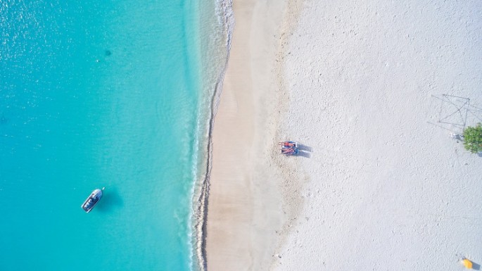 la spiaggia borotalco di Veraclub Antigua sabbia bianca e mare cristallino al Veraclub Antigua