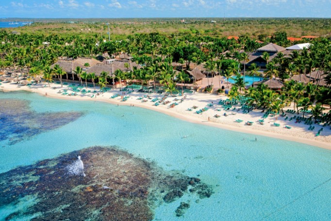 mare cristallino_isola di catalina Spiaggia bianca e splendido mare al Bravo Viva Wyndham Dominicus Beach di Bayahibe
