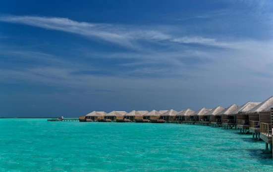 panoramica degli overwater del primo design hotel alle maldive, il coocon ,maldives