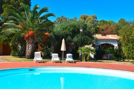 Bravo Porto Pino - Sardegna La piscina del Bravo Porto Pino - Sardegna