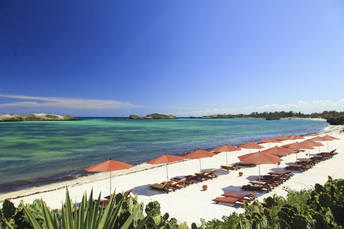 Spiaggia bianca e mare cristallino del seaclub 7 islands resort Splendida spiaggia bianca su cui si affaccia il Seaclub 7 Islands Resort a Watamu