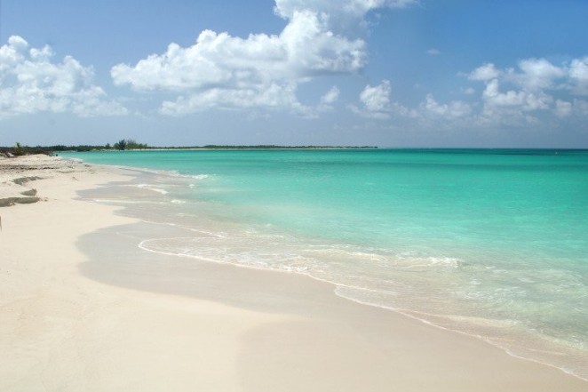 Immagine suggestiva della spiaggia di Cayo Largo su cui si affaccia il Veraclub Lindamar a Cuba