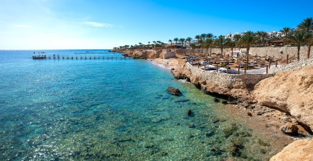 Splendido scorcio della spiaggia digradante su cui si affaccia il veraresort sunrise montemare