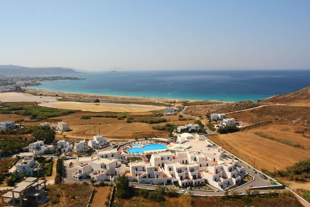 panoramica del villaggio bravo naxos imperial, in tipico stile greco