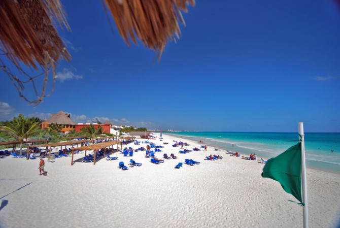 spiaggia bianca del villaggio seaclub catalonia playa maroma magnifica spiaggia bianca e mare cristallino riservata agli ospiti del seaclub catalonia playa maroma