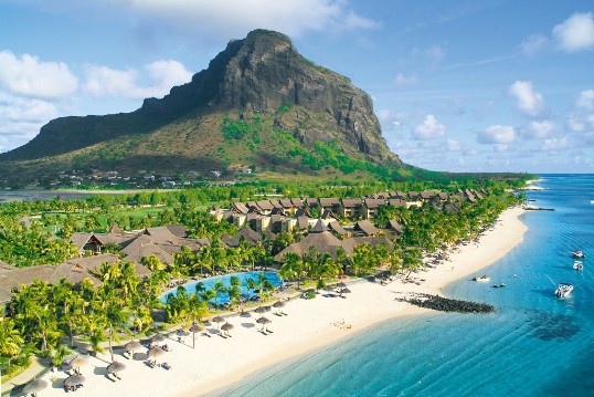 Un oasi natirale circondata da spiagge da sogno. Questo è il Pardis Beachcomber alle Mauritius