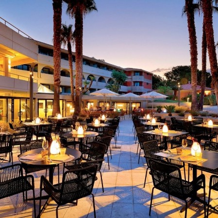 Bar all'aperto presso il Veraresort Grand Palladium Sicilia Resort & Spa