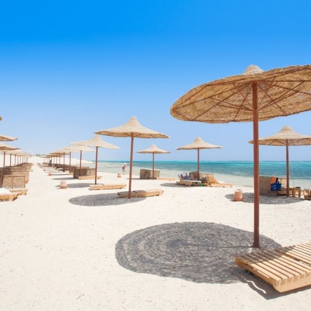 La spiaggia del Bravo Gemma Beach Resort  a Marsa Alam - Egitto