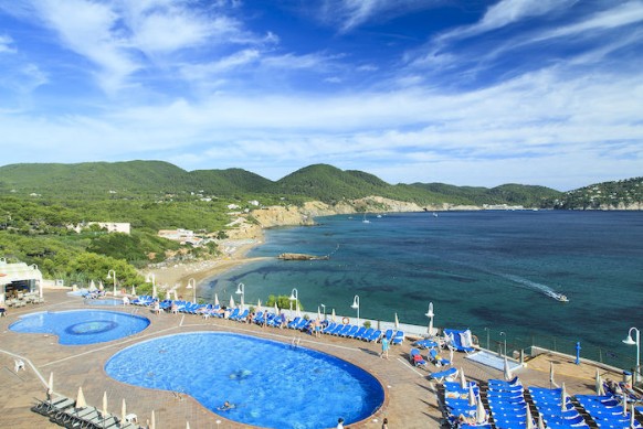 Splendida spiaggia di Alpiclub Invisa Cala Verde