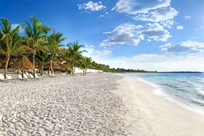 Spettacolare spiaggia di Veraclub Tulum sabbia bianca e mare cristallino al Veraclub Royal Tulum