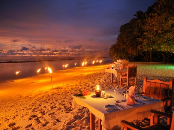 il royal island è il villaggio ideale per una cena in perfetto stile maldiviano
