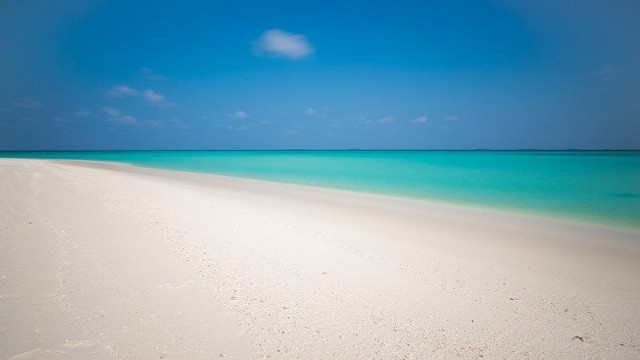 Spiaggia dell'atollo di baa, partrimonio dell'Unesco, su cui sorge il veraclub dhigufaru