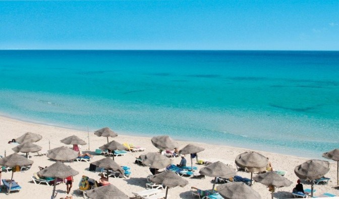 Mare spettacolare e spiaggia bianchissima rendono il veraclub el mehdi una tra le mete turistiche più richieste