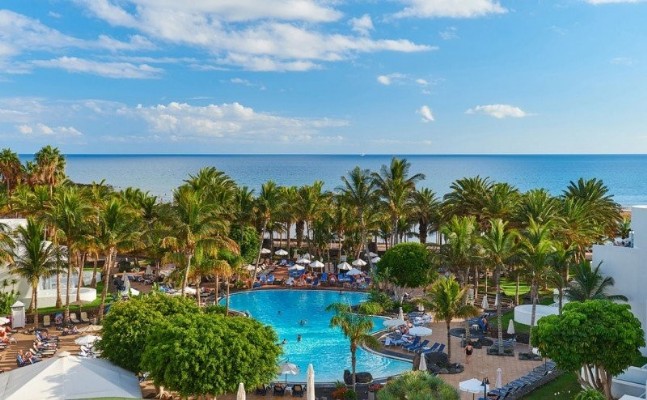 Panoramica del VeraResort La geria affacciato direttamente sulla rinomata spiaggia di Los Pocillos a Lanzarote