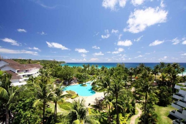 all'interno di una fitta vegetazione sorge il veraresort thavorn palm beach